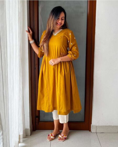 Women'S Cotton Embroidered Anarkali Kurti With Pant | Krishty Kala Studios